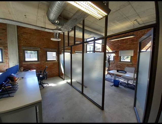 241M² OFFICE TO LET IN BRYANSTON